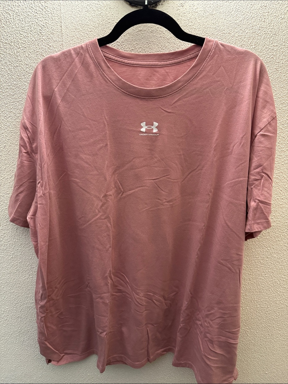 Under Armour Short Sleeve Tee in Dusty Pink
